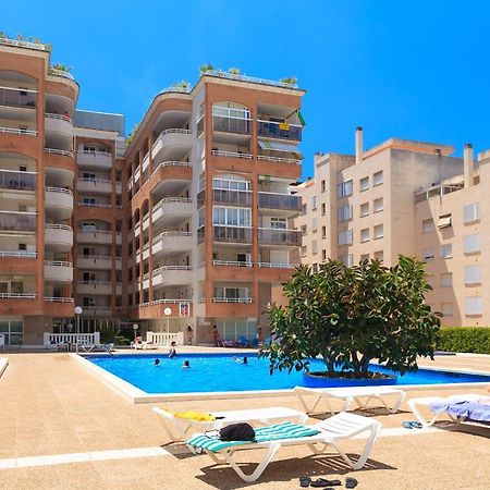 Uhc Center Apartments Салоу Екстериор снимка