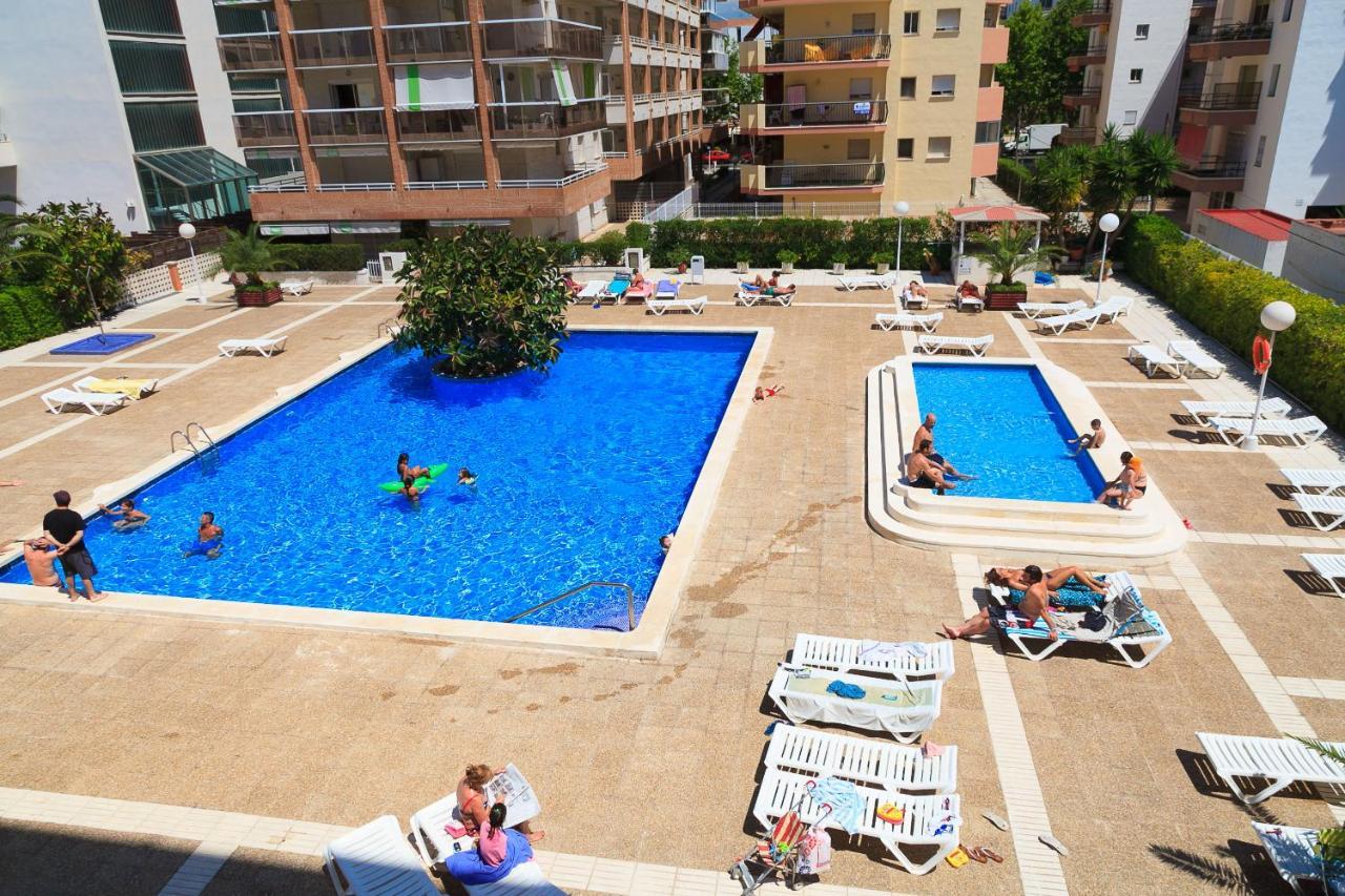 Uhc Center Apartments Салоу Екстериор снимка