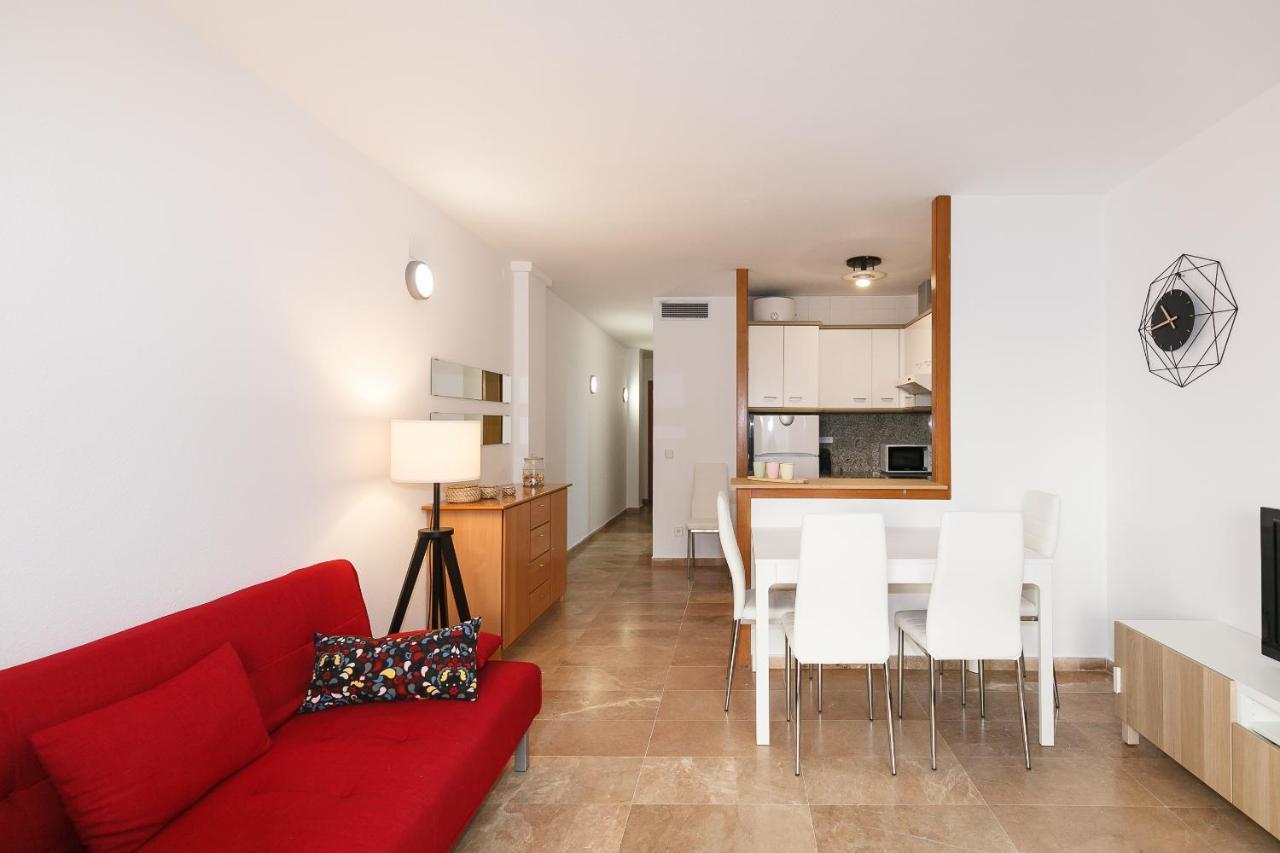 Uhc Center Apartments Салоу Екстериор снимка