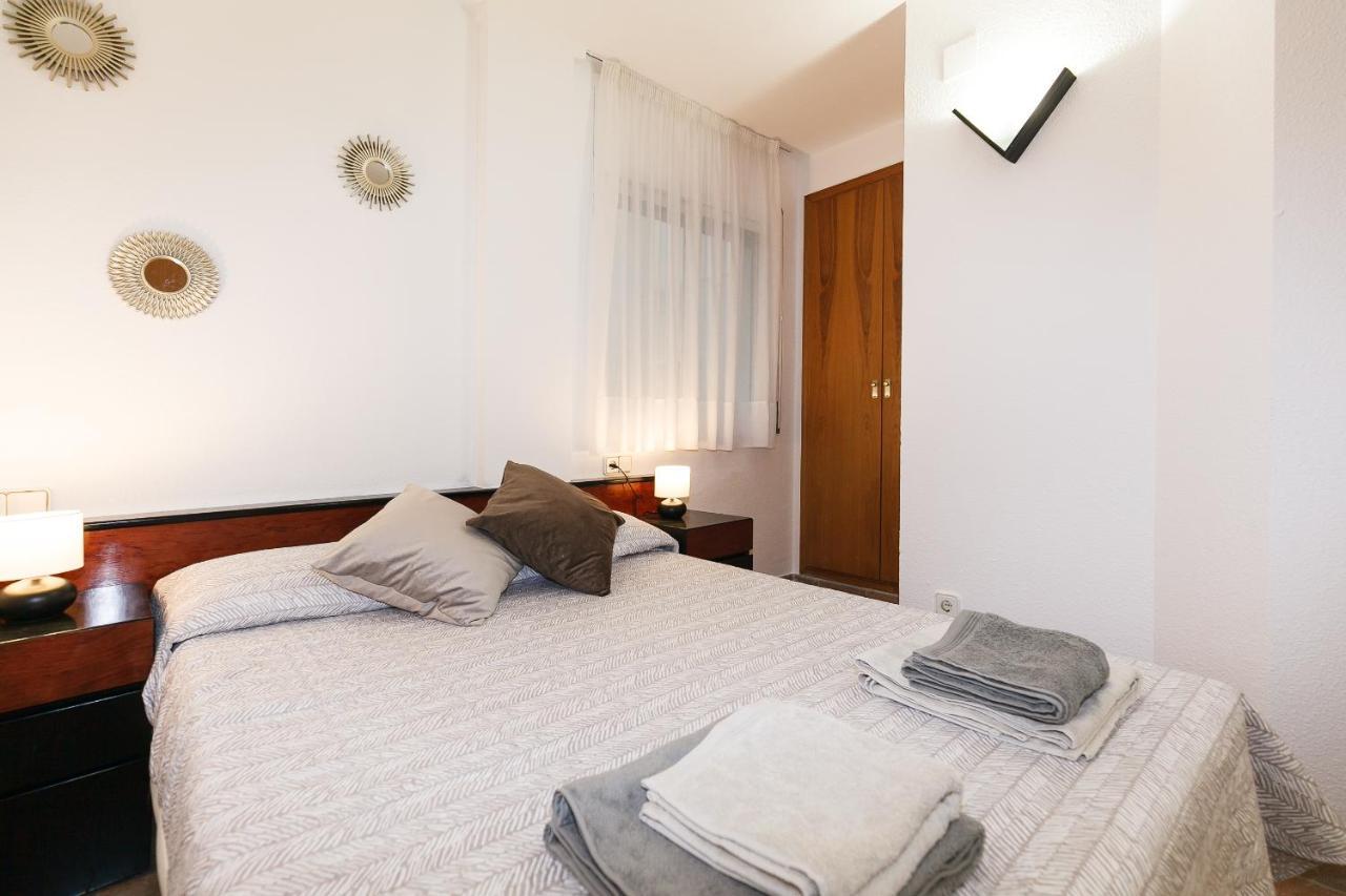 Uhc Center Apartments Салоу Екстериор снимка