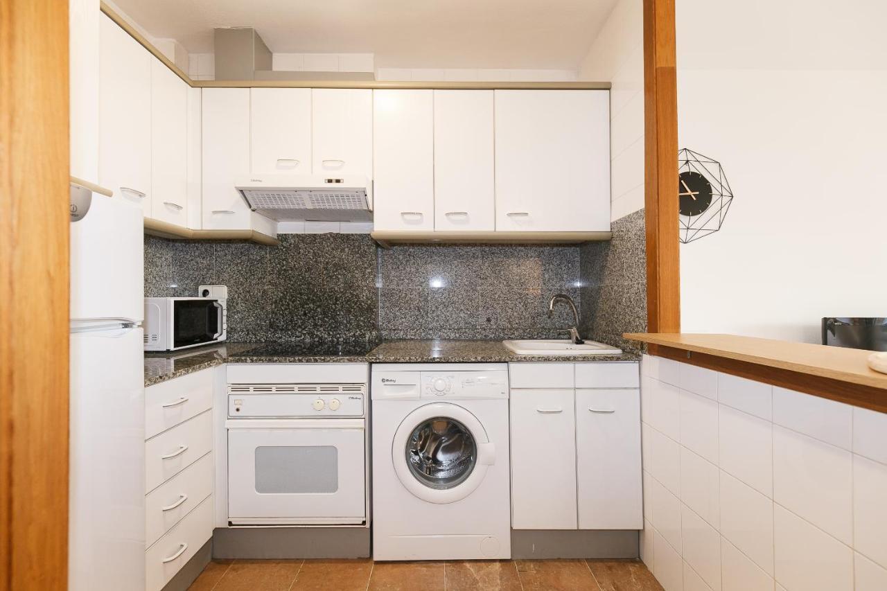 Uhc Center Apartments Салоу Екстериор снимка