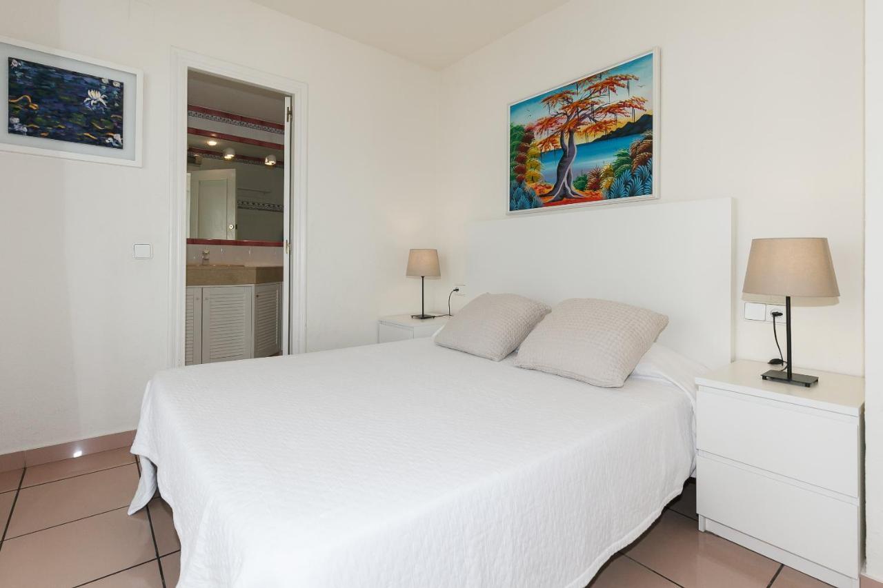 Uhc Center Apartments Салоу Екстериор снимка