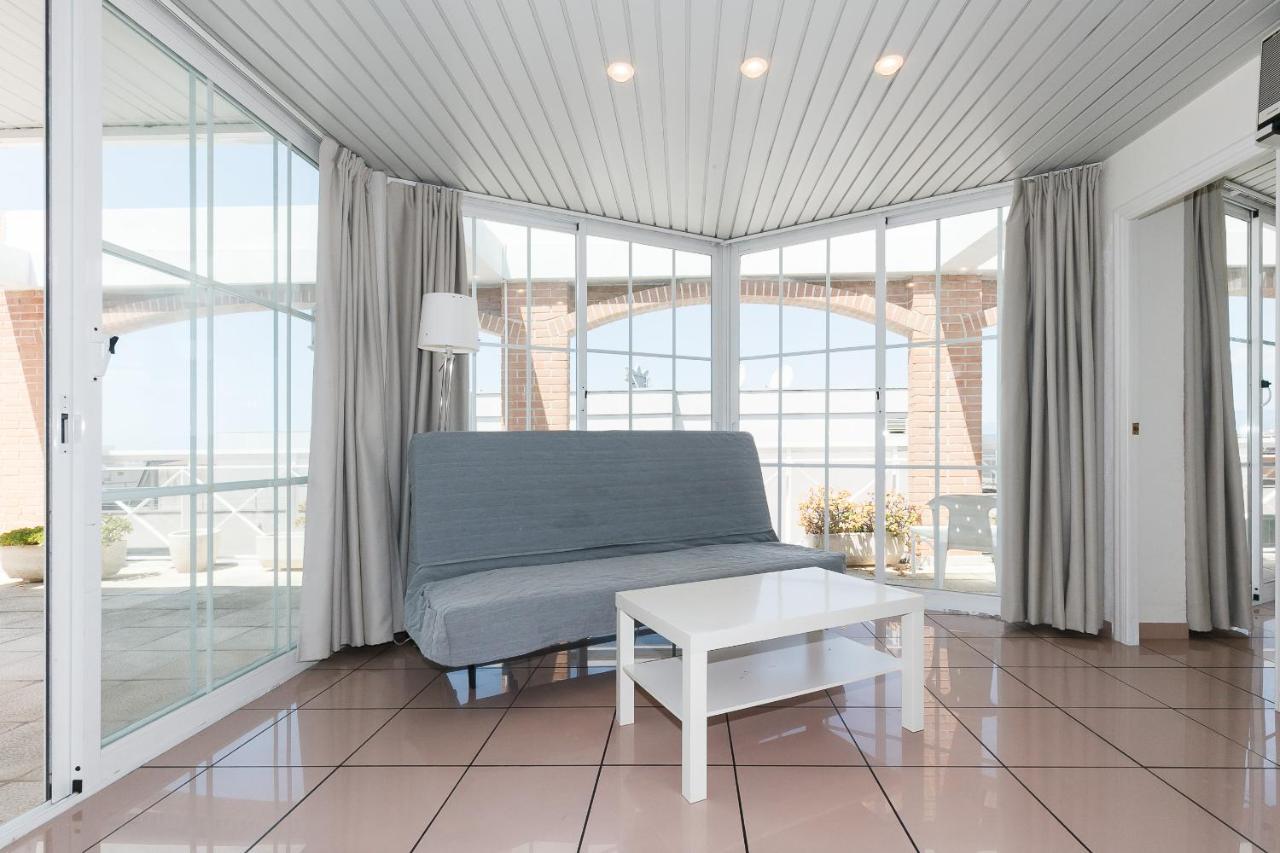 Uhc Center Apartments Салоу Екстериор снимка
