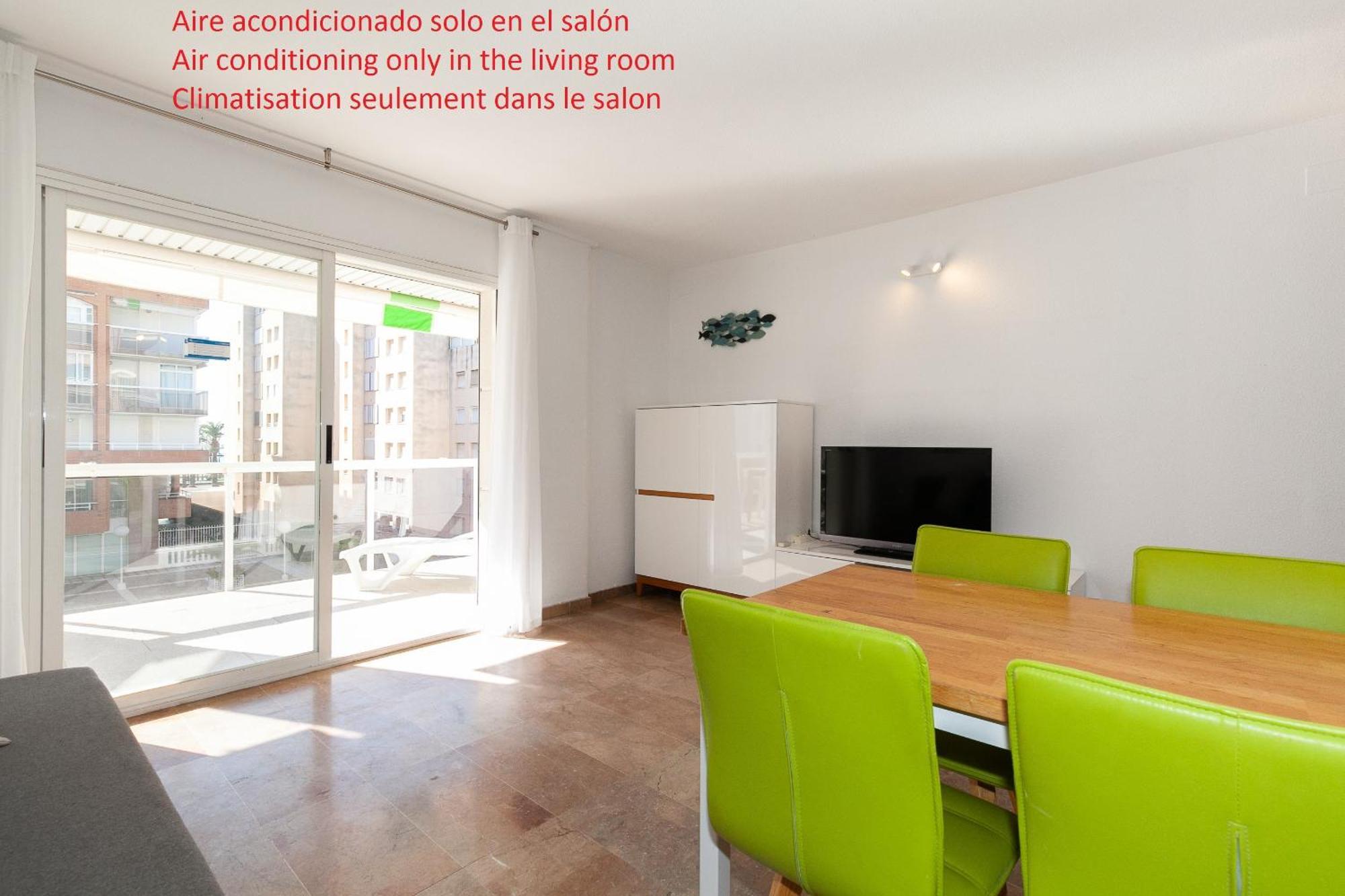 Uhc Center Apartments Салоу Екстериор снимка