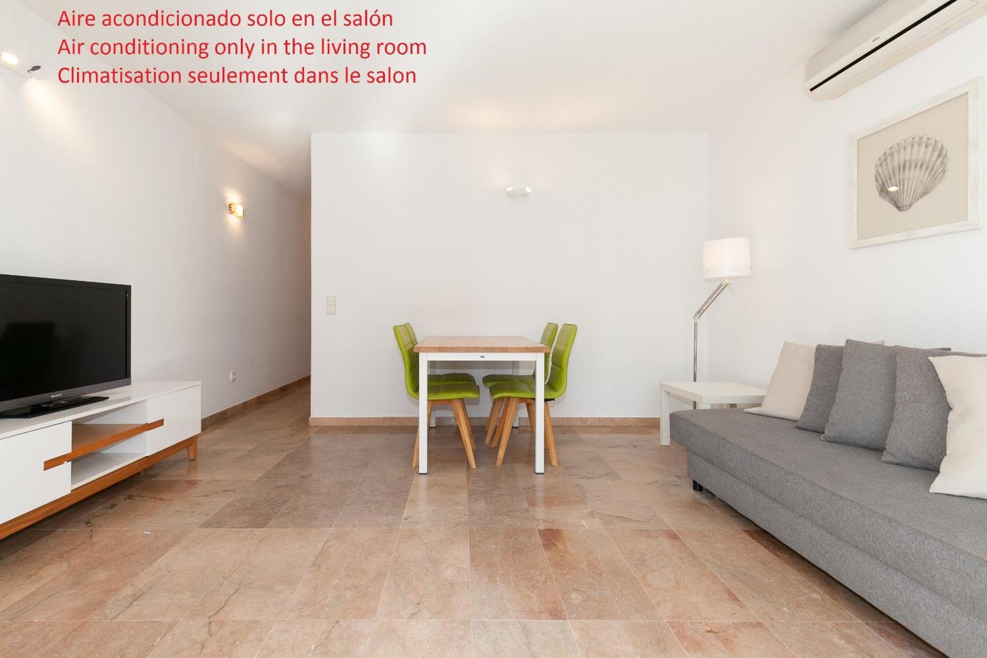 Uhc Center Apartments Салоу Екстериор снимка