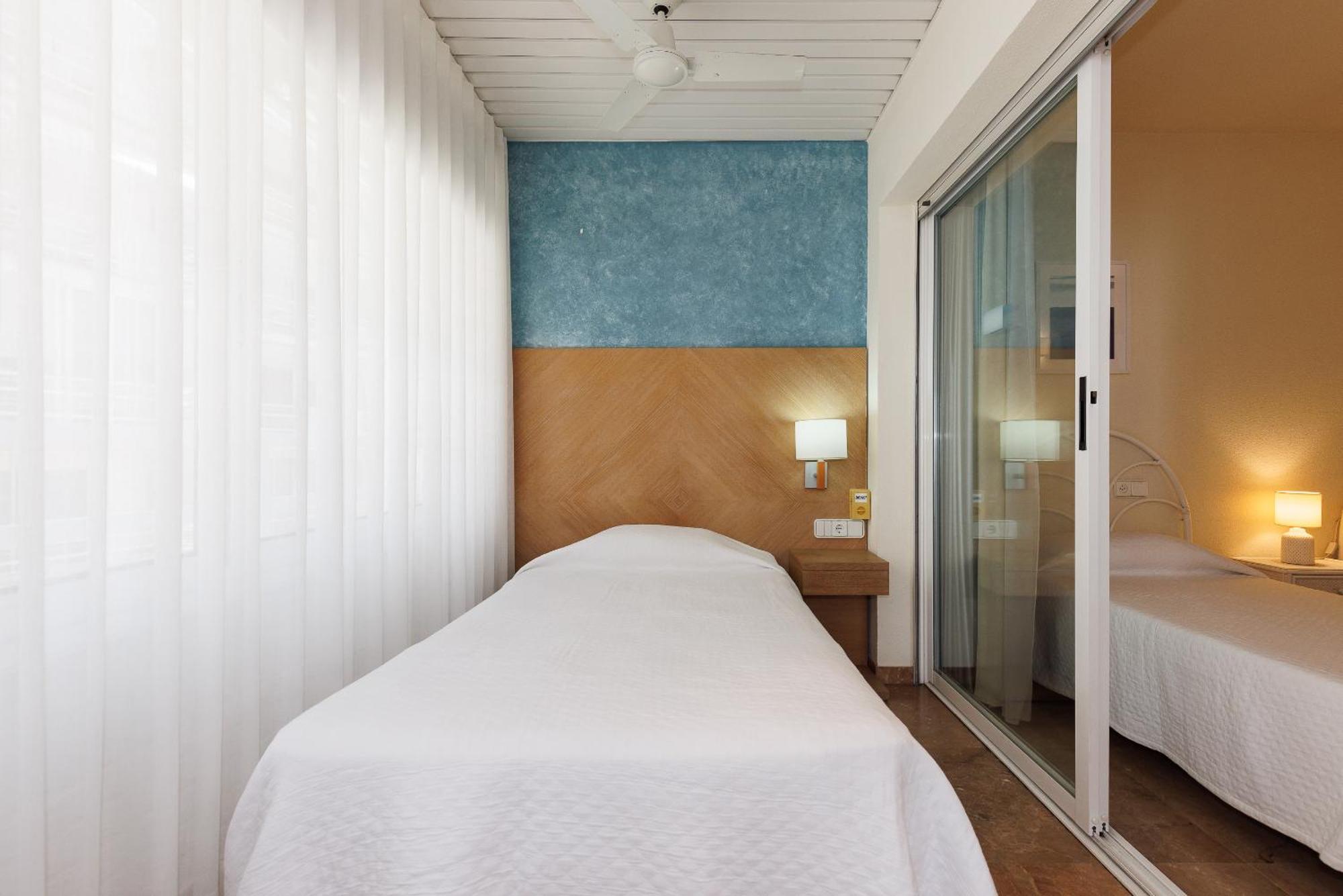 Uhc Center Apartments Салоу Екстериор снимка