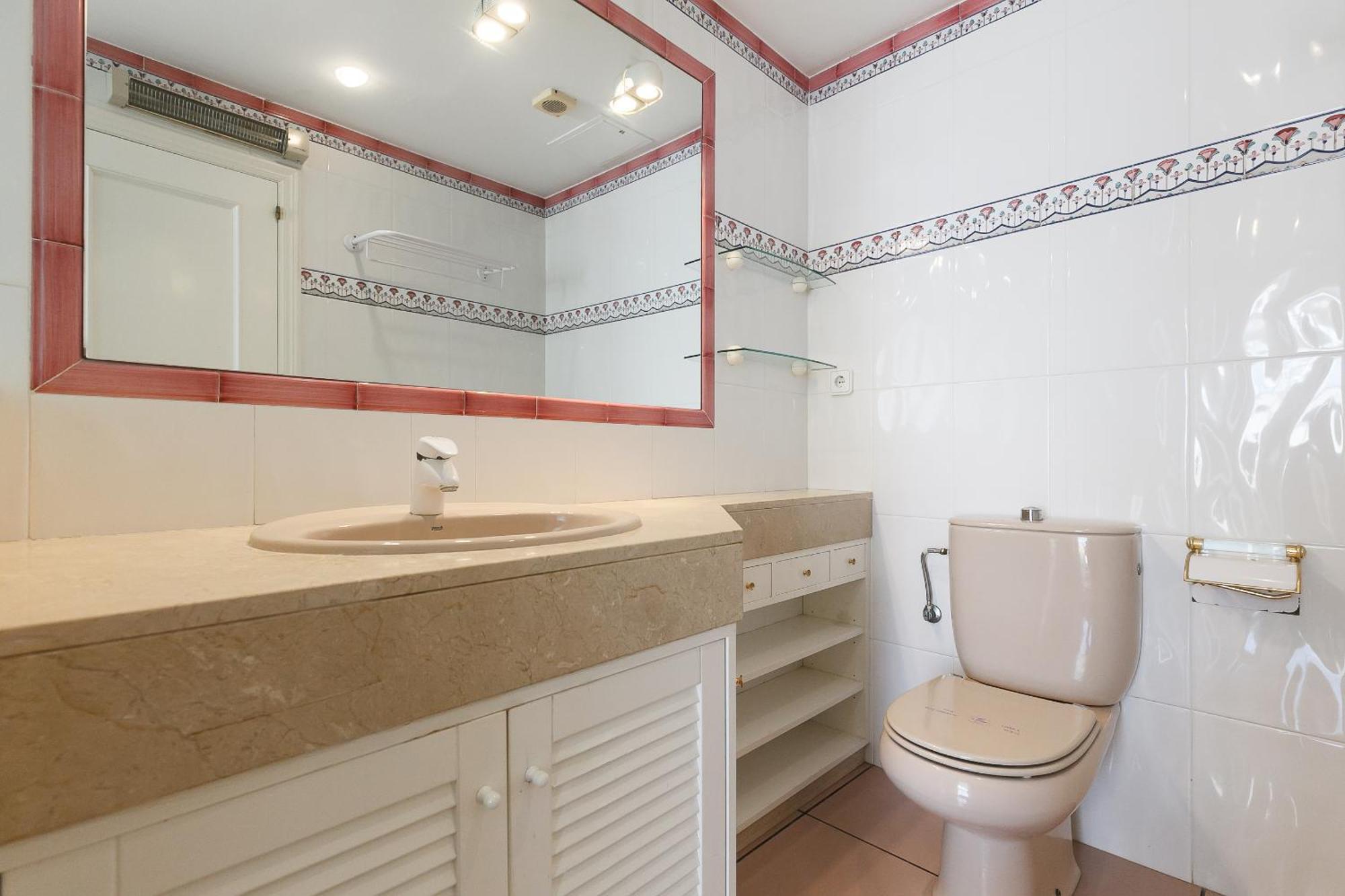 Uhc Center Apartments Салоу Стая снимка
