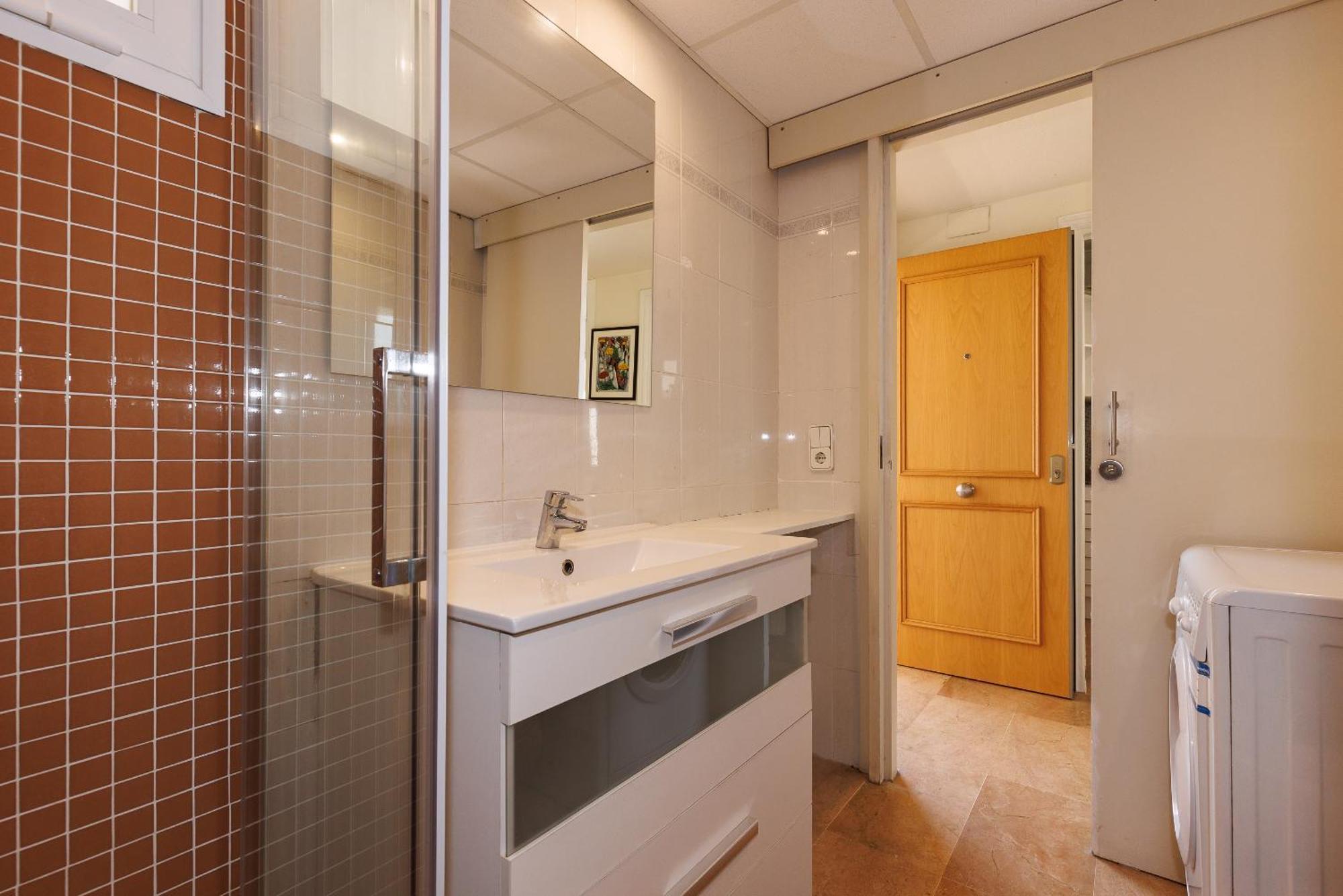 Uhc Center Apartments Салоу Стая снимка