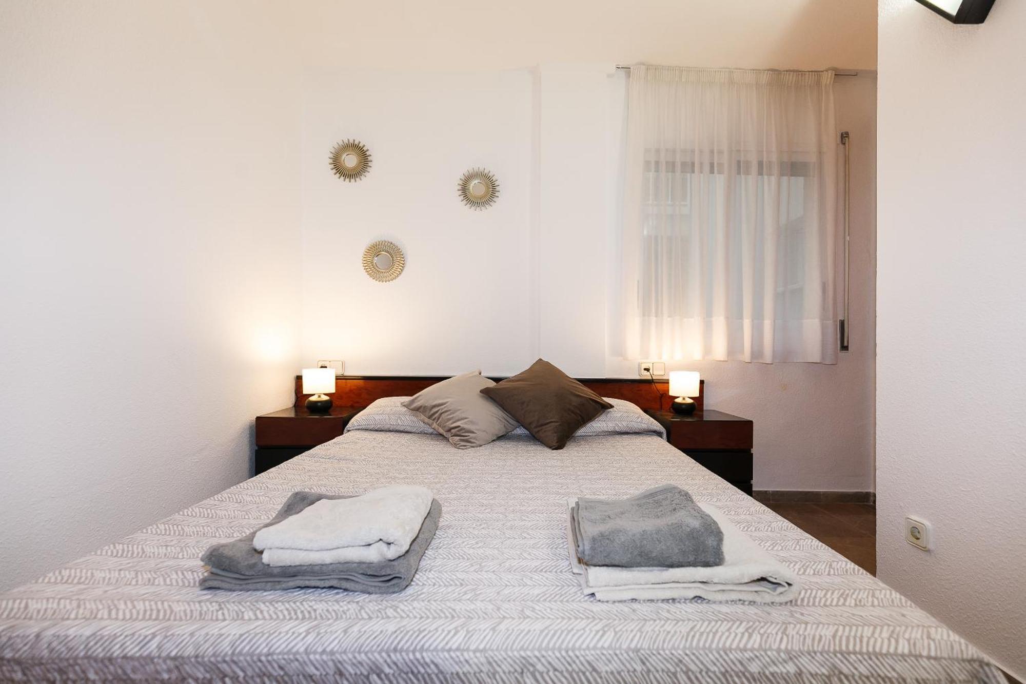 Uhc Center Apartments Салоу Стая снимка