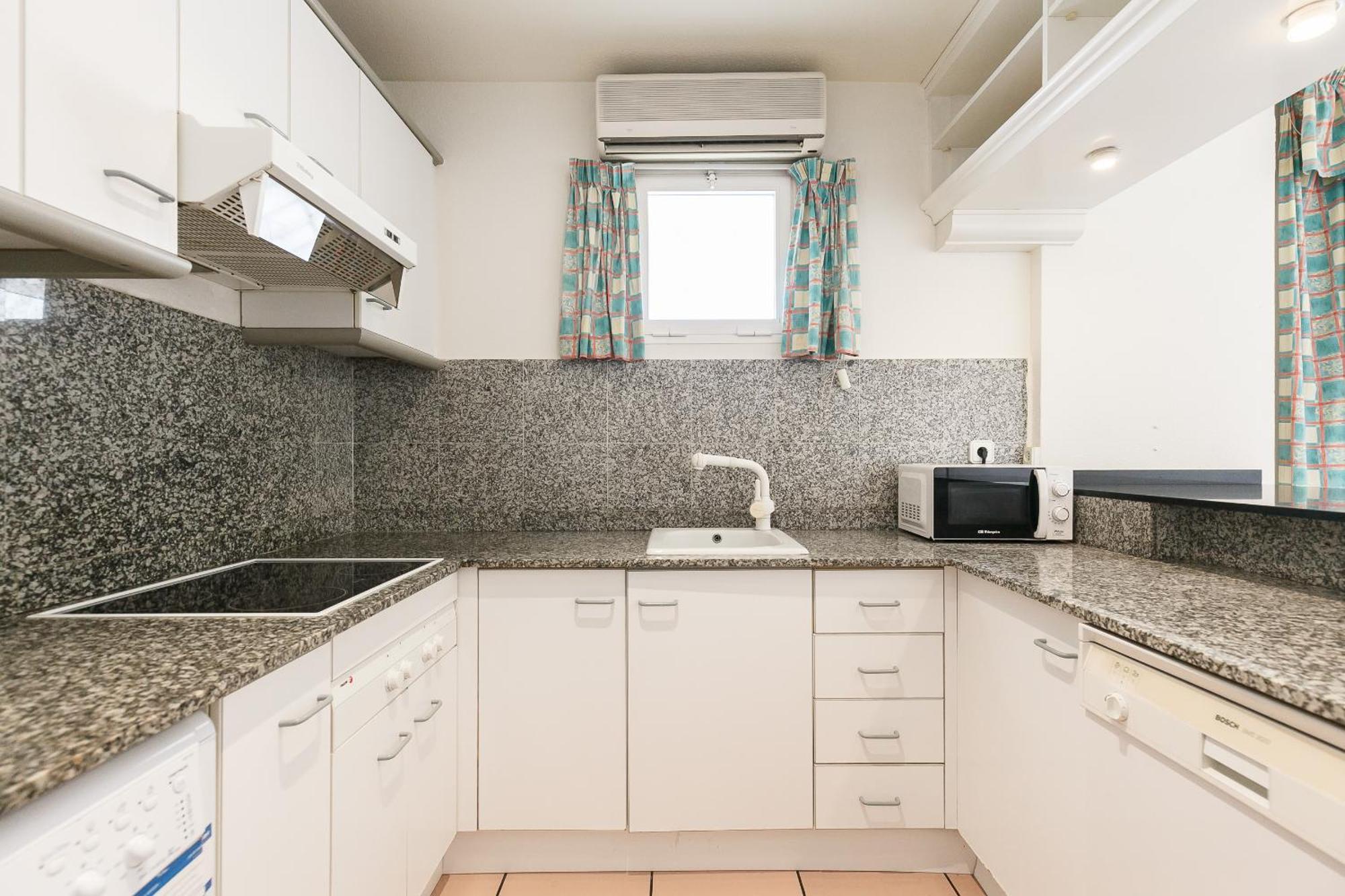 Uhc Center Apartments Салоу Стая снимка