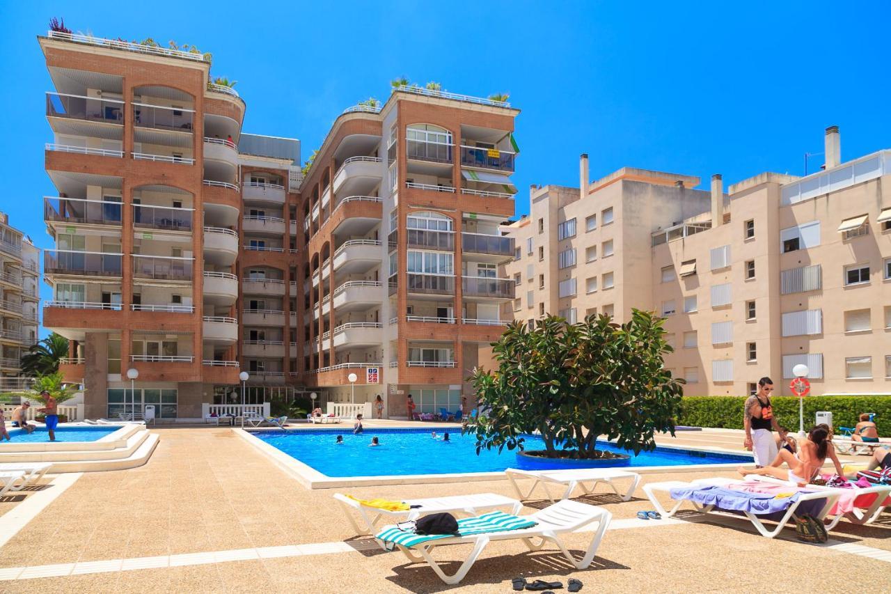 Uhc Center Apartments Салоу Екстериор снимка