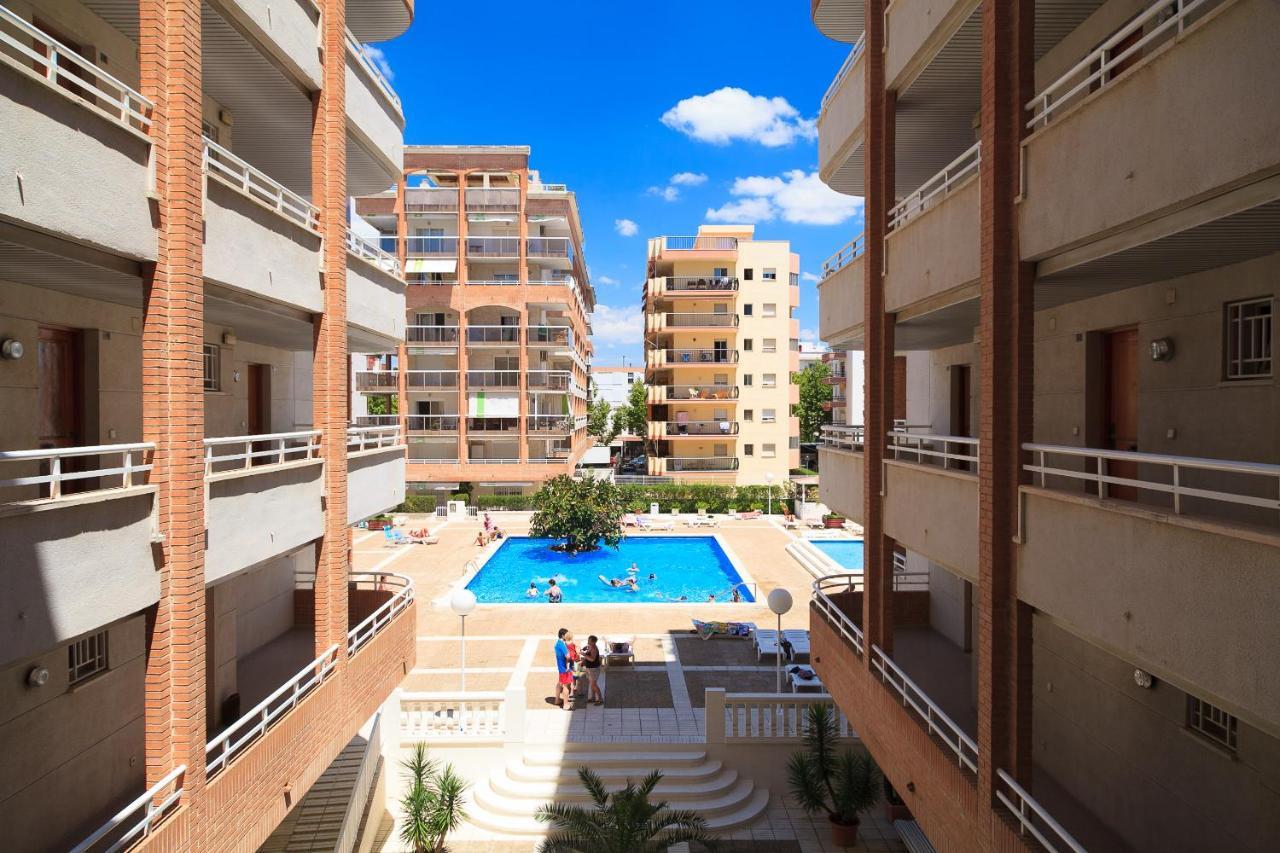 Uhc Center Apartments Салоу Екстериор снимка